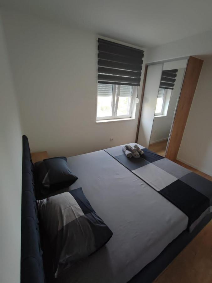 Apartments Horvat ビビニェ エクステリア 写真
