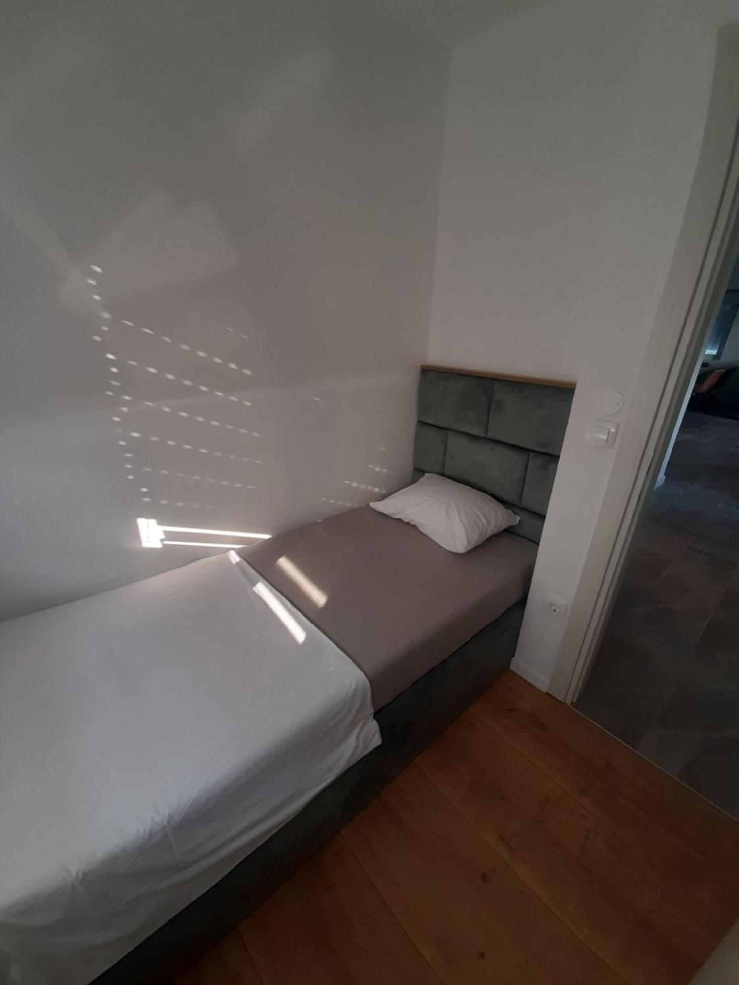 Apartments Horvat ビビニェ 部屋 写真